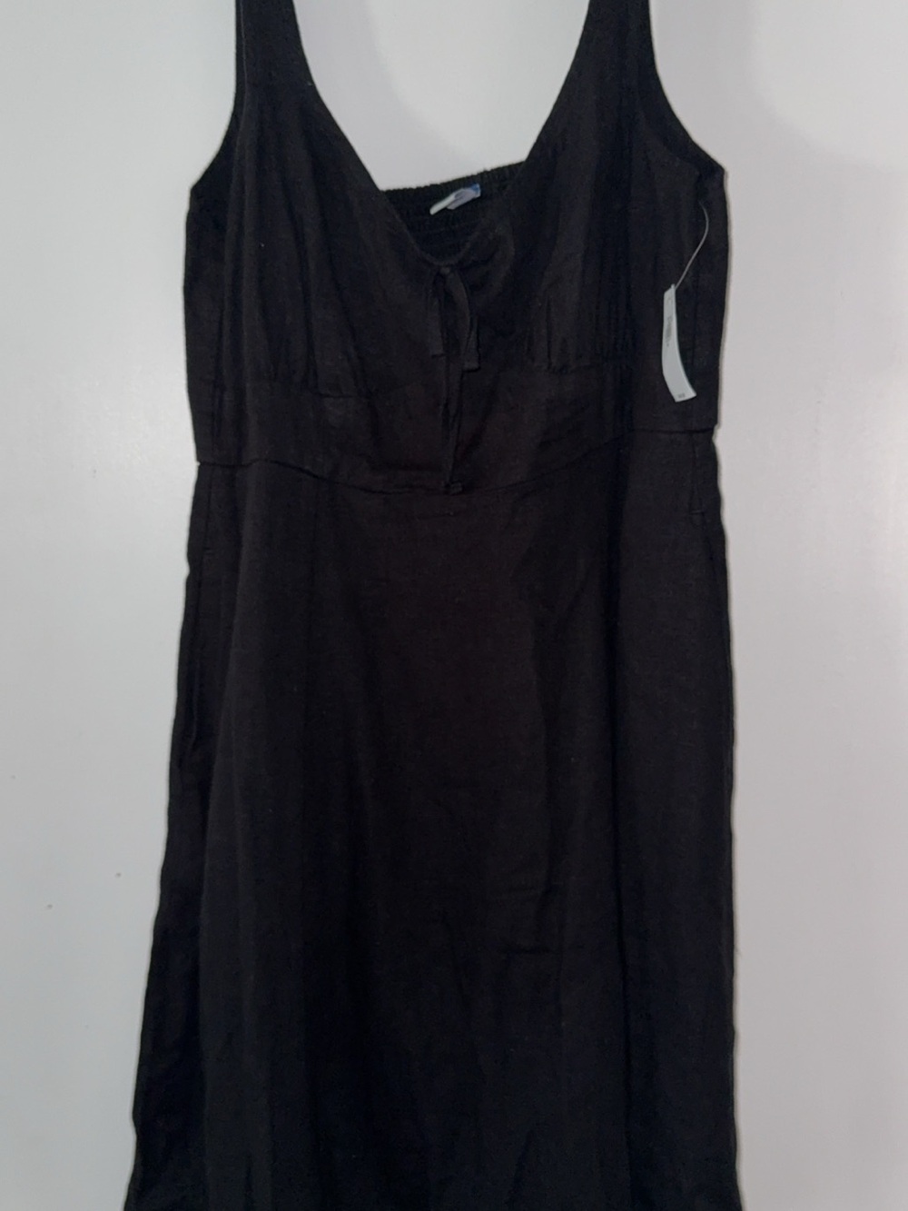 Old Navy Black Sleeveless V-Neck Midi Dress